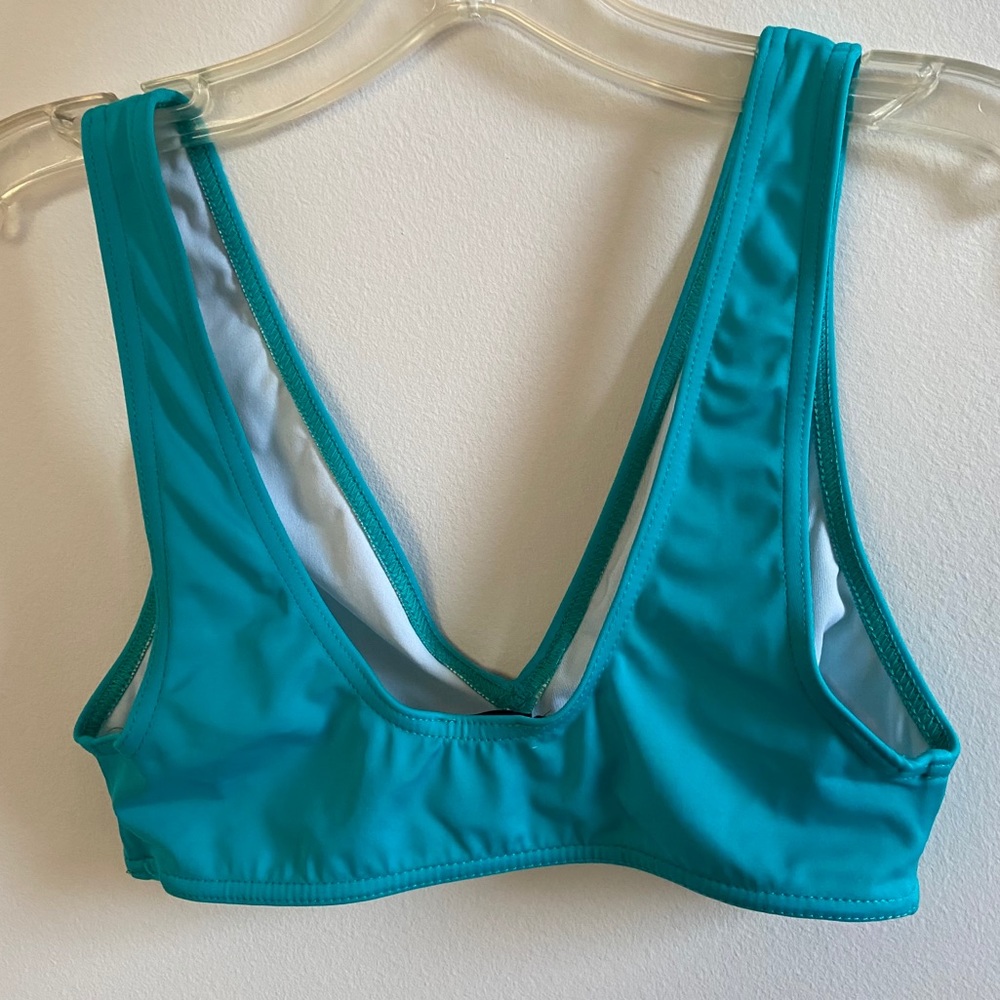 PrettyLittleThing Teal Bikini Top - Picture 2 of 7